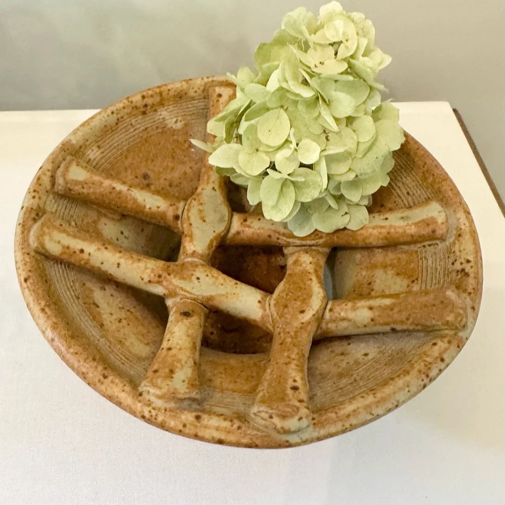 Anthony Stoneware Soap Dish Artisan Pottery Butternut Sponge Flower Frog